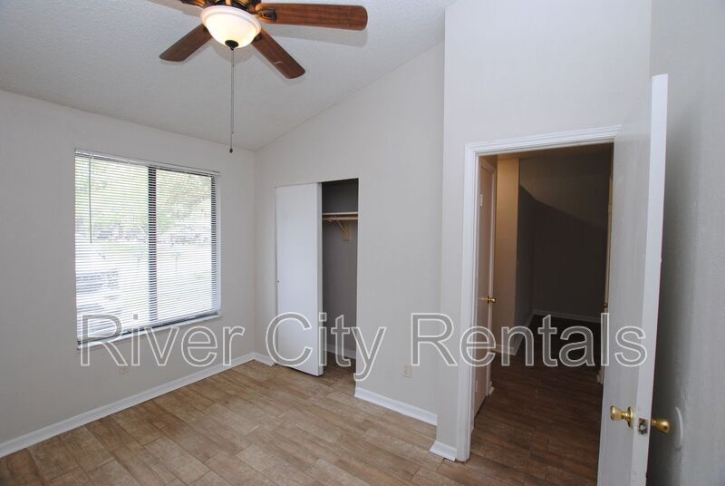 Building Photo - 2443 N Seabury Pl