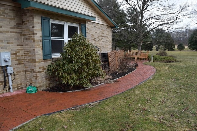 Building Photo - 18 Cricklewood Cir