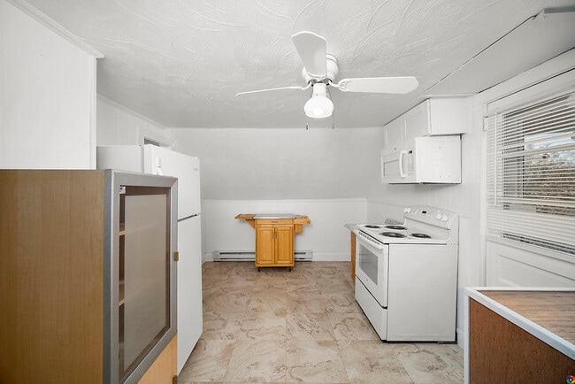 Building Photo - 1270 Old Buckroe Rd