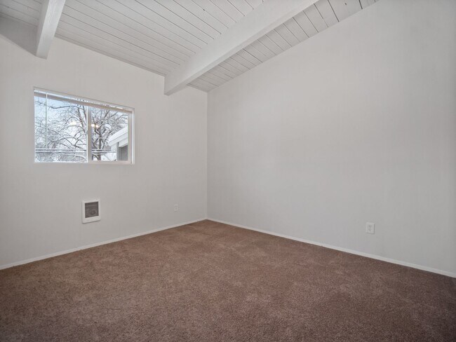 Building Photo - RENOVATED 2BD/1BA MILLWOOD APARTMENT | A/C | COVERED PARKING | PET FRIENDLY | AVAIL UPON REQUEST