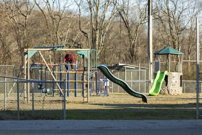 Building Photo - 182 Cherry Laurel Dr