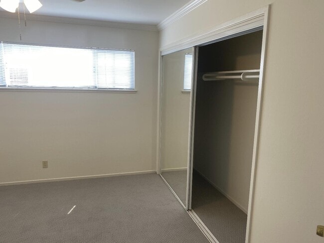 Building Photo - 3335 Los Prados St