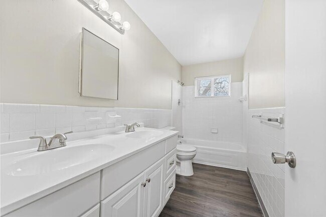 Building Photo - 1165 5th St