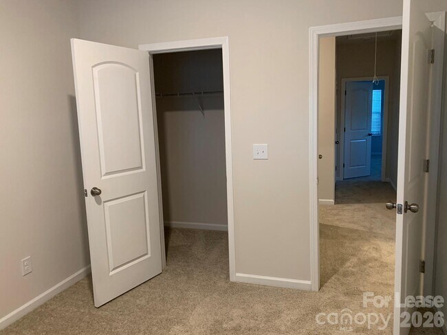 Building Photo - 12031 Remarque Rd