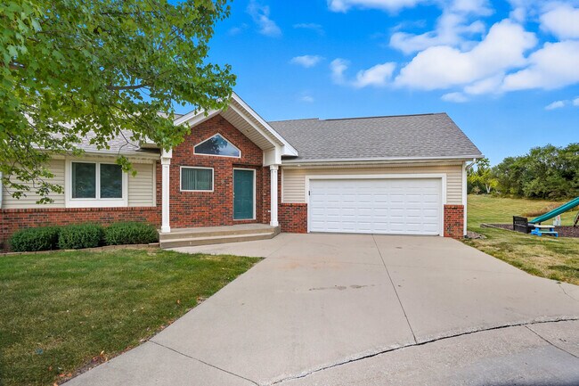 Building Photo - 8 Redtail Ct