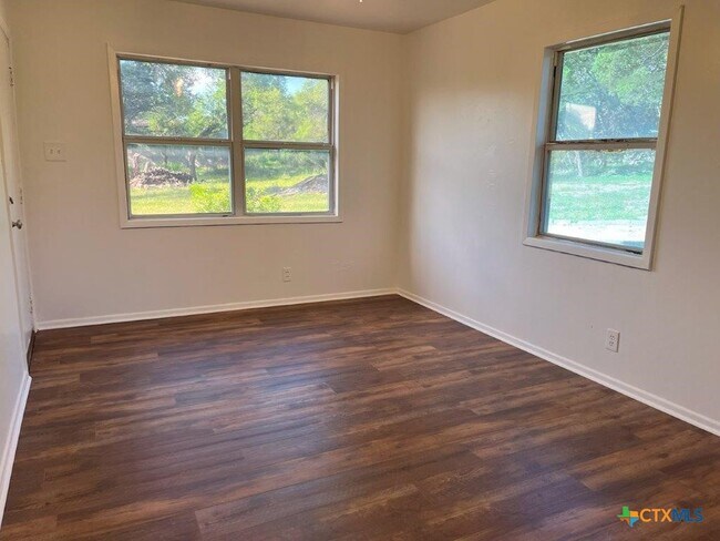 Building Photo - 253 N Scenic Loop