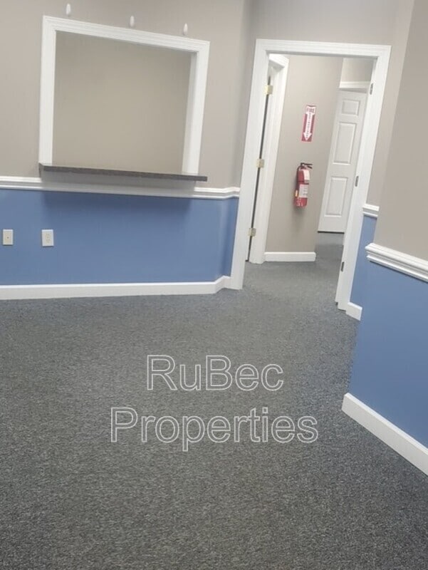 Building Photo - 1931 J N Pease Pl