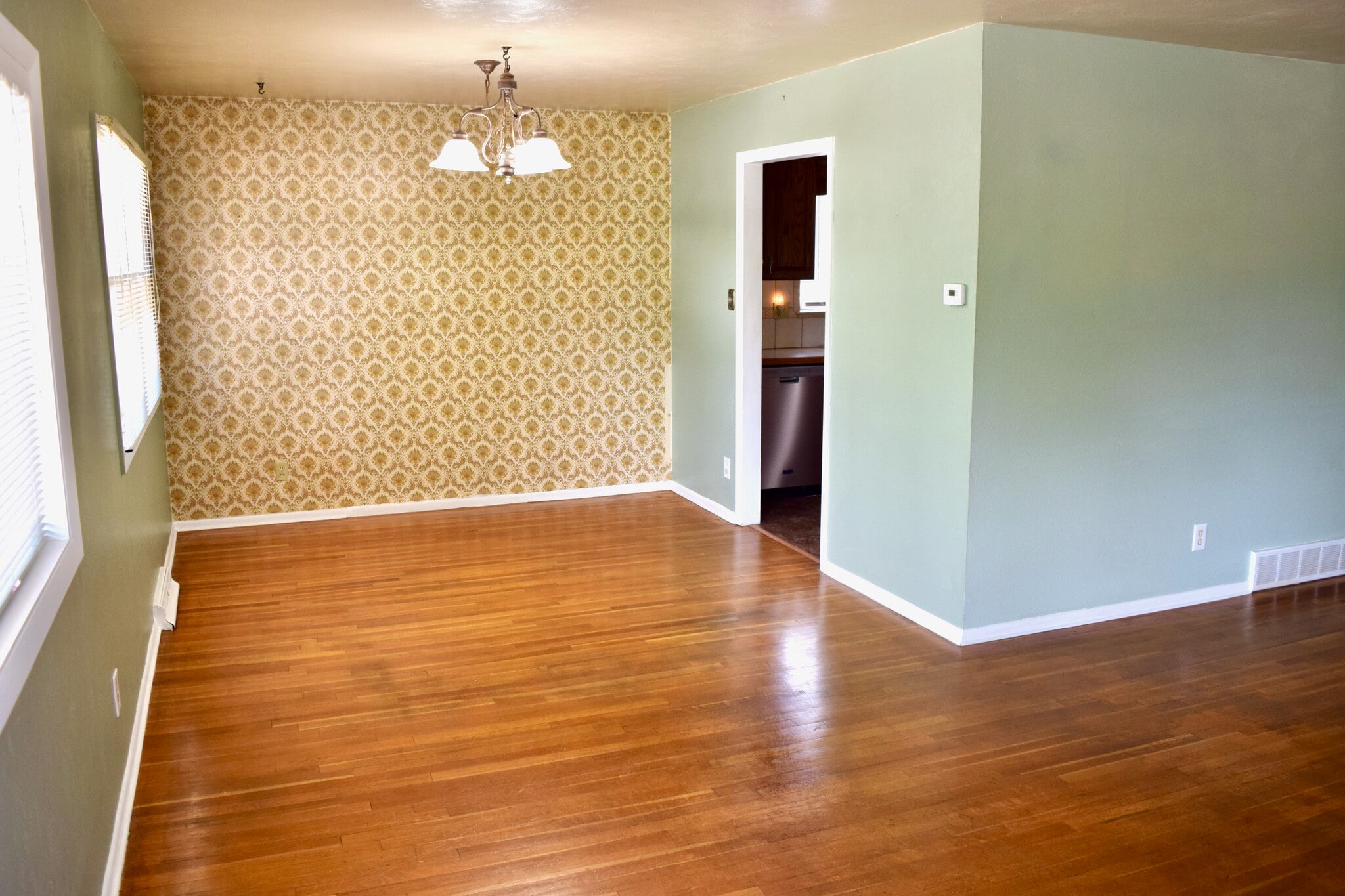 Building Photo - 3845 Linda Vista Ln