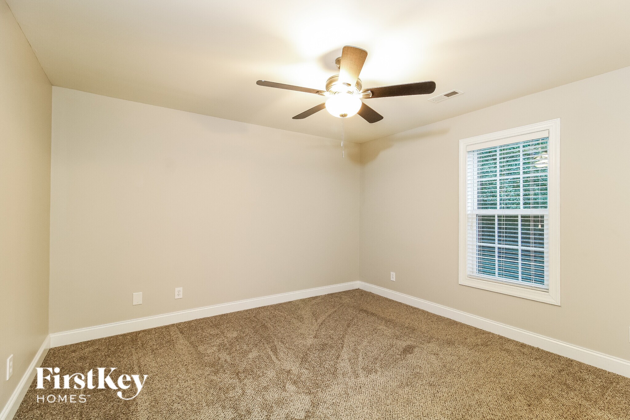 Building Photo - 7505 Summersun Dr