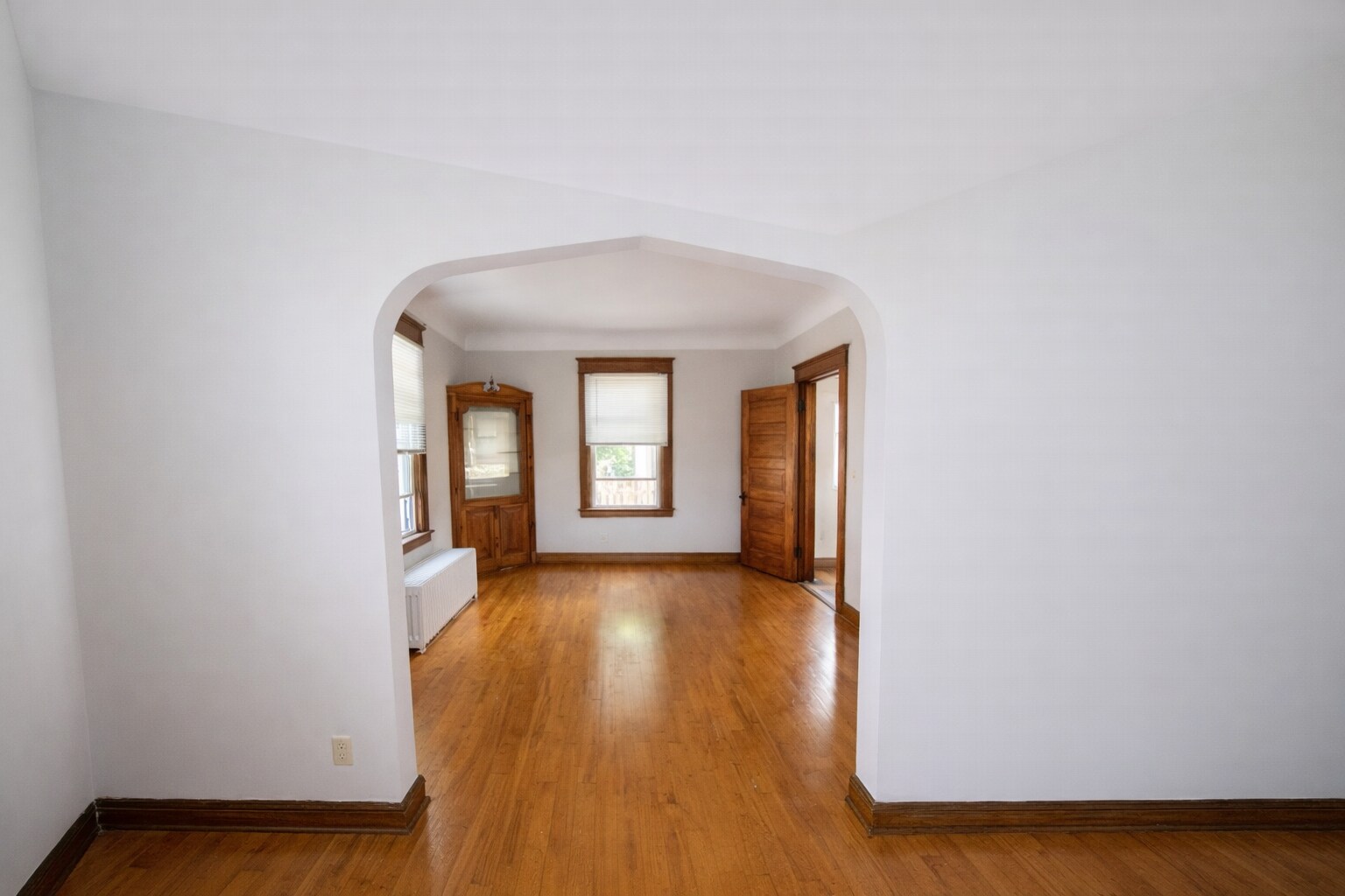 Building Photo - 322 Pierce St N