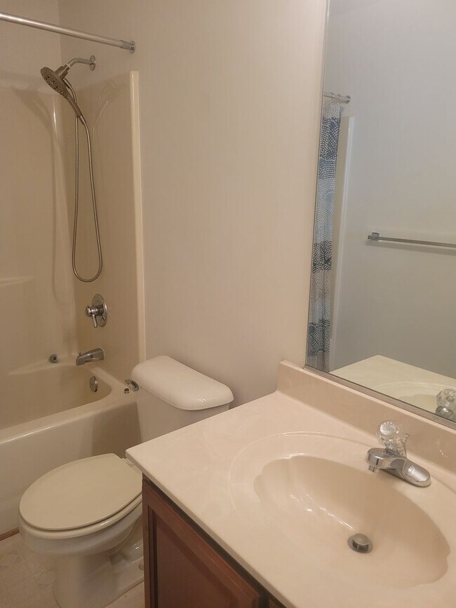 Building Photo - 3719 Bridlepath Ln
