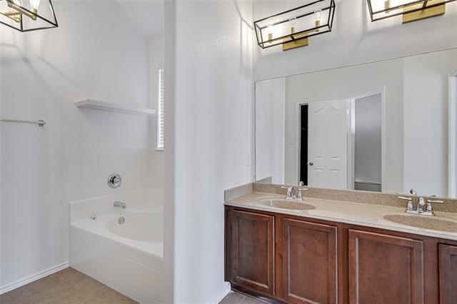 Building Photo - 1624 Wickham Dr