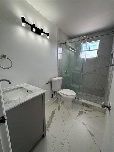 Building Photo - 4421 SW 72nd Ter
