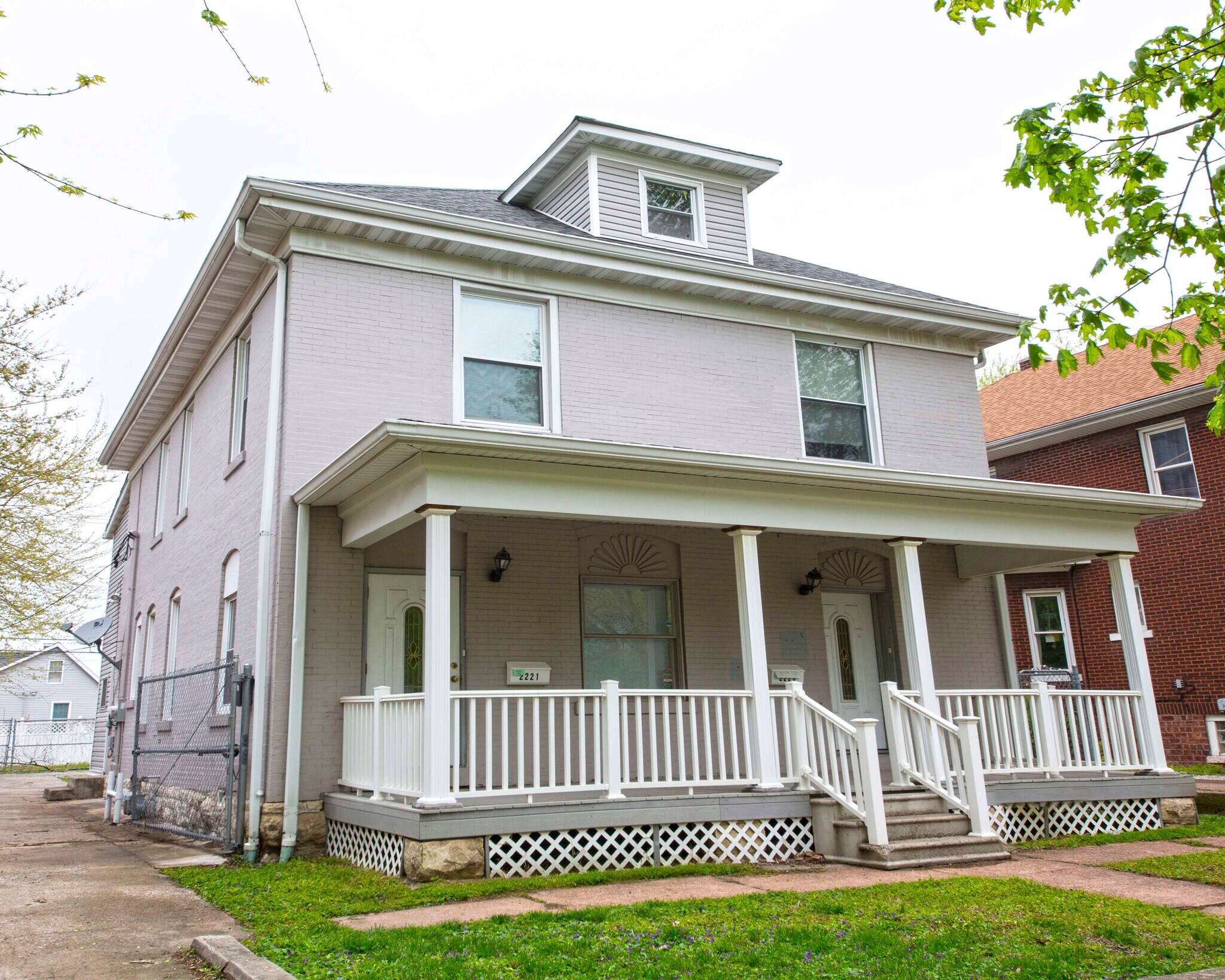 Building Photo - 2221 Benton St