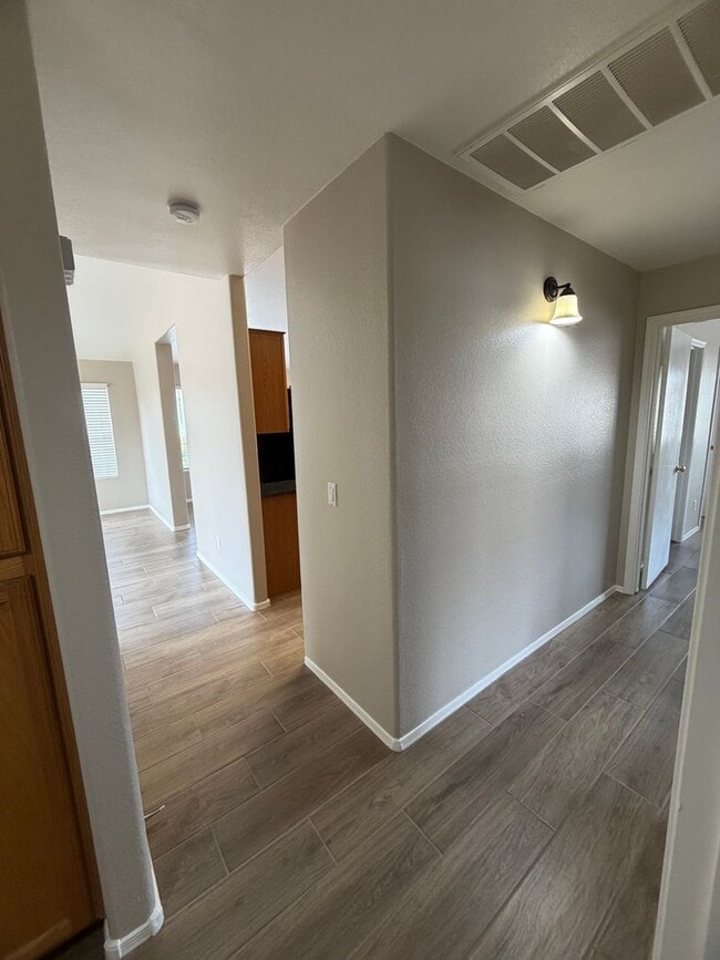 Building Photo - 16719 N 160th Ave