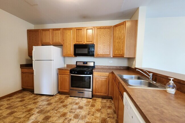 Building Photo - 263 Springbrook Trail S