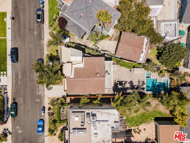 Building Photo - 224 Sunridge St