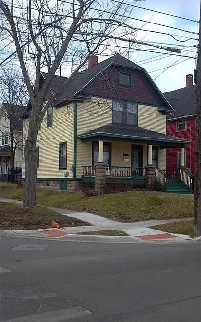 Building Photo - 1224 S Westnedge Ave