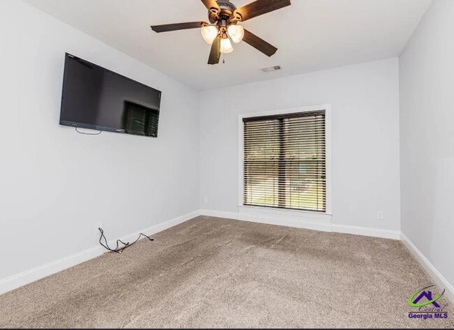 Building Photo - 111 S Carmenville Dr