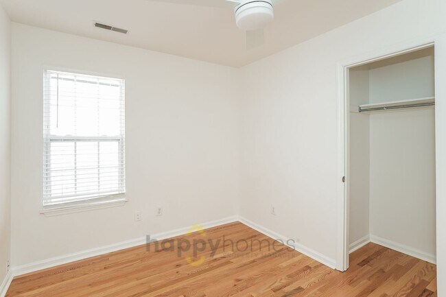 Building Photo - The Urban Retreat: Modern 3/1.5 Near Everything You Love