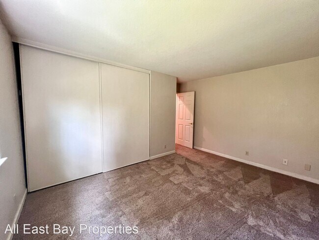Building Photo - 2 br, 1 bath House - 14 Emery Bay Drive,