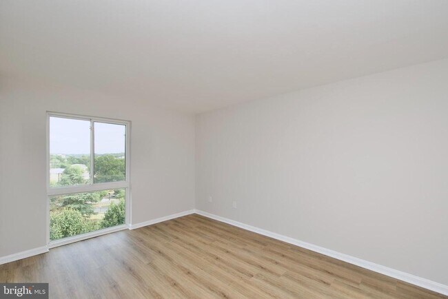 Building Photo - 6145 Edsall Rd