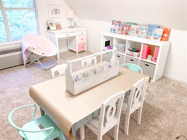 Building Photo - 581 Country Club Rd