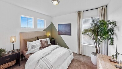 Building Photo - Paired Home in Dove Village: Charming 3 Be...