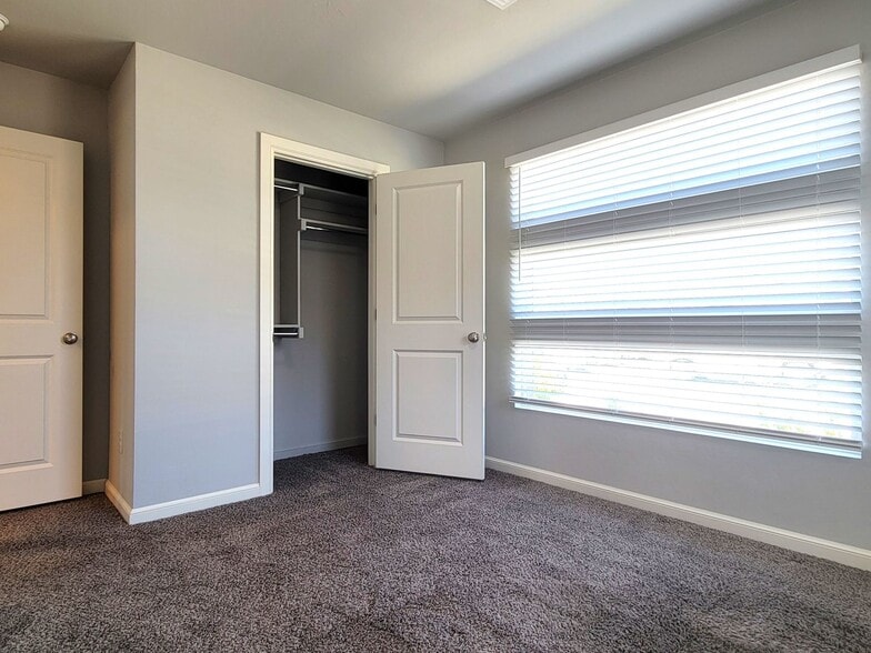 Building Photo - 18641 Cantar Dr