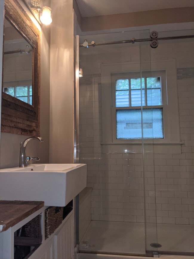 Building Photo - 2910 Winthrop / RE INTEGRITY