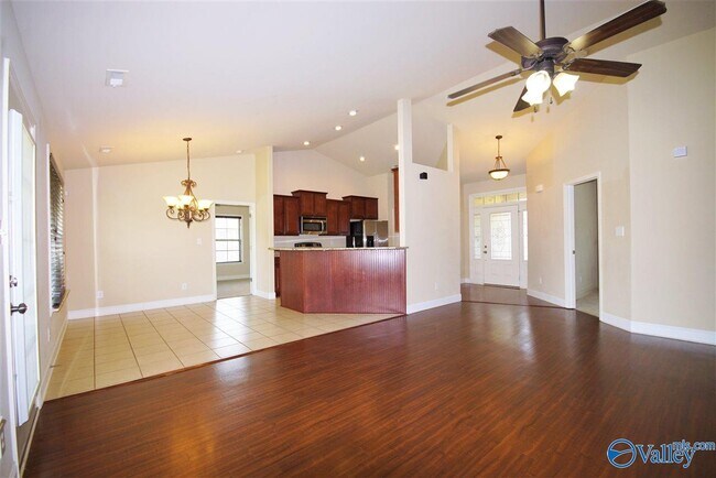 Building Photo - 115 Swan Pond Dr