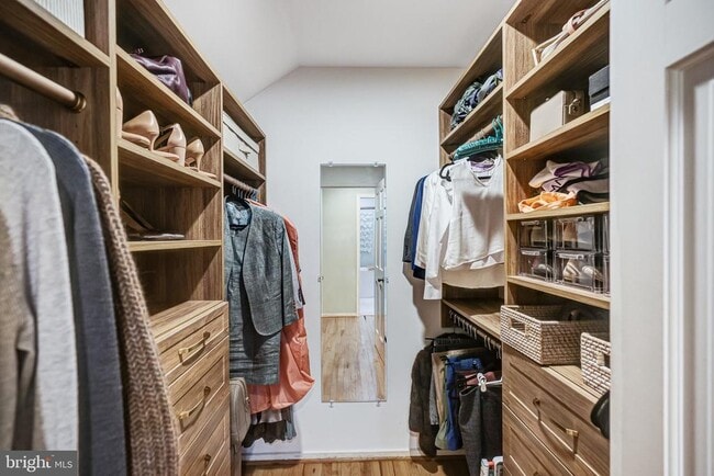 Building Photo - 1504 Wake Forest Dr