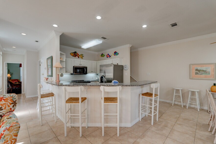 Building Photo - 9 Onyx Cove