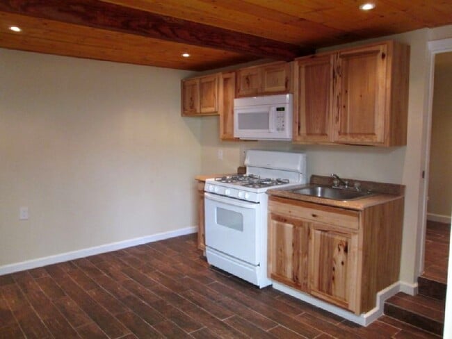 Building Photo - 54042 Pine Crest Ave