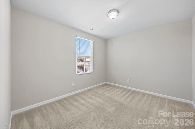 Building Photo - 1820 Hooper Court