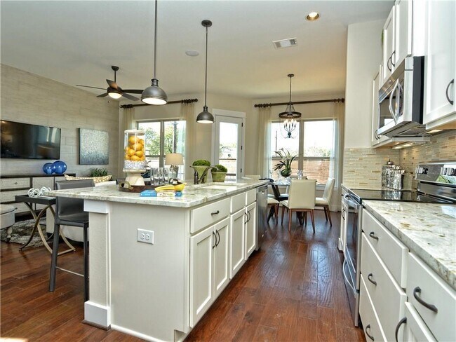 Building Photo - 12504 Red Sparrow St