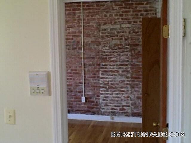 Building Photo - 14 Colborne Rd