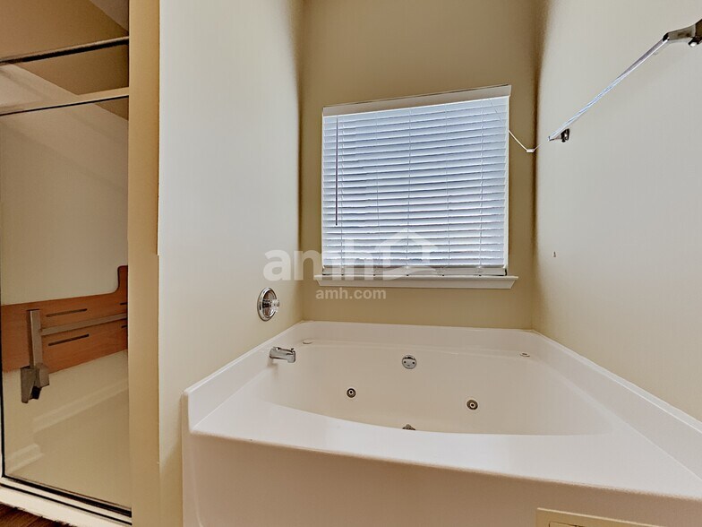 Building Photo - 235 Hudson Rdg
