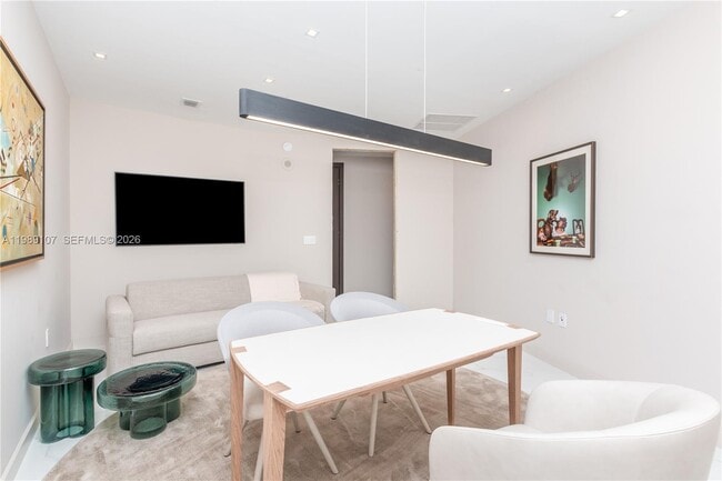 Building Photo - 851 NE 1st Ave