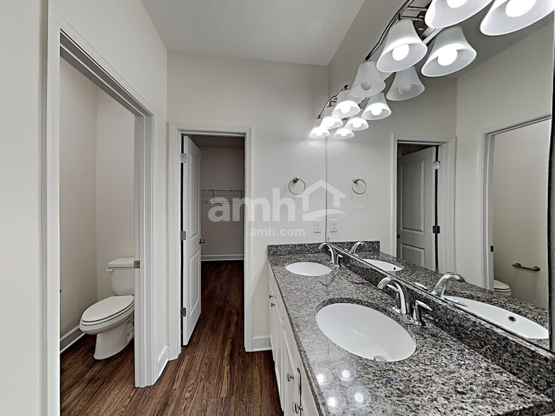 Building Photo - 803 Rocking Chair Ln