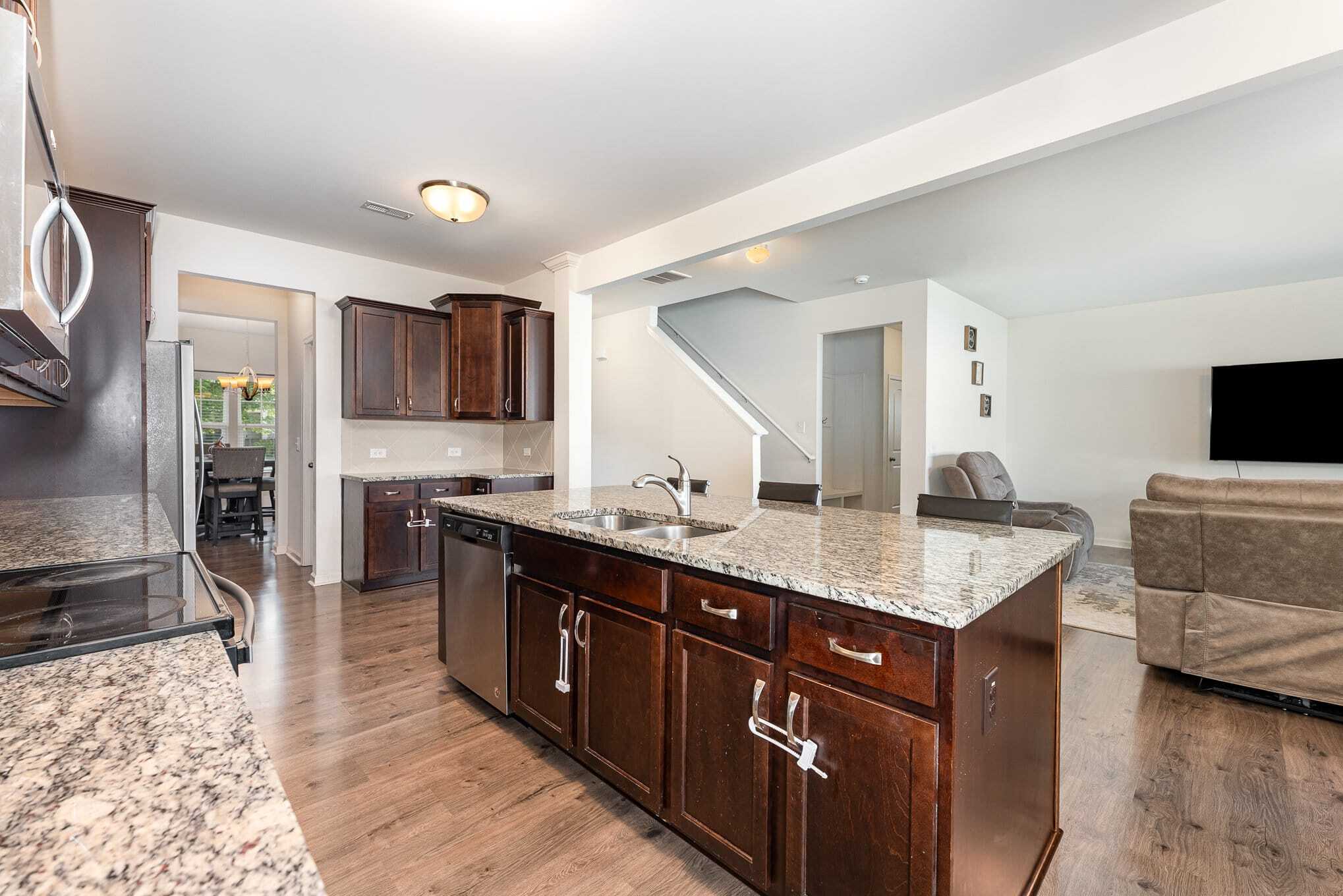 Building Photo - 5514 Hardie Farm Dr