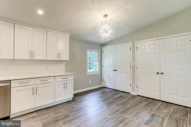 Building Photo - 8424 Hayden Ln