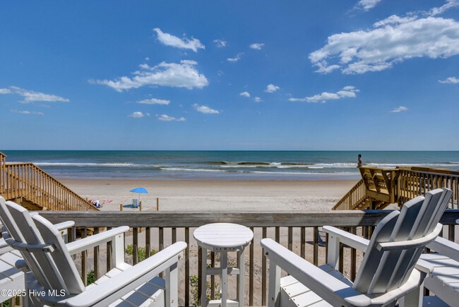 Primary Photo - 3946 Island Dr