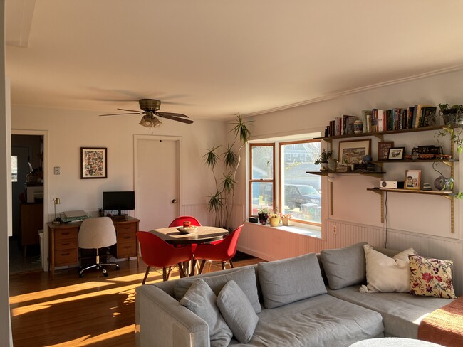 Dining Room - 3245 Stinson Blvd