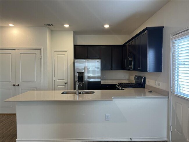 Building Photo - 513 Big Rocky Bend
