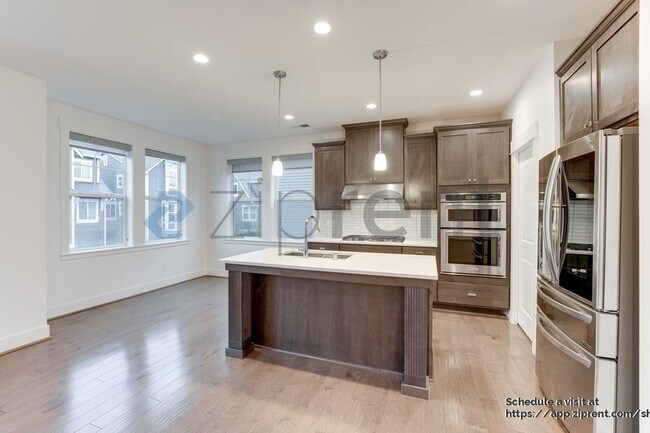 Building Photo - 18602 46th Ave SE