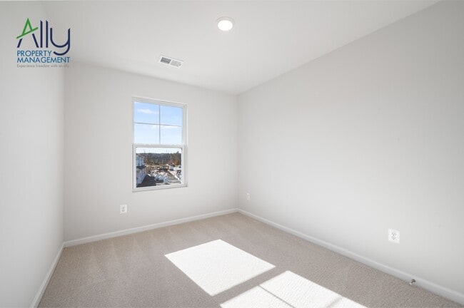 Building Photo - 44 Sophie Kathryn Dr