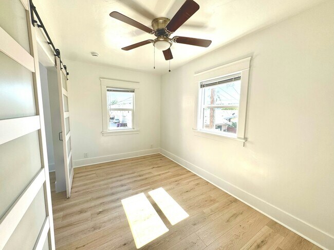 Building Photo - 279 Redondo Ave