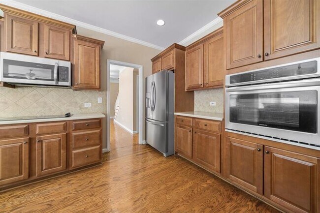 Building Photo - 130 Candler Ct