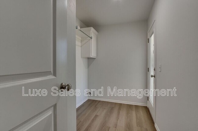 Building Photo - 11607 Mackenzie Wy